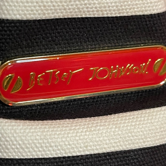 Betsey Johnson Tote - Picture 3 of 9